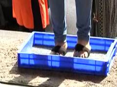 Bengaluru: Tanishq के शोरूम खुले,सोशल डिस्टैंसिंग का हो रहा पालन