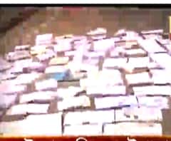 উমপুন: লক্ষ লক্ষ টাকার বই নষ্ট, ঘূর্ণিঝড়ে চরম ক্ষতির মুখে কলেজষ্ট্রীটের বইপাড়া 