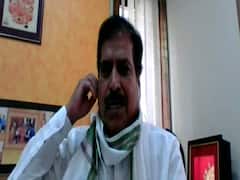 Passenger Trains से गायब Social Distancing पर क्या कहा रेल राज्य मंत्री Suresh Angadi ने? | ABP News Hindi