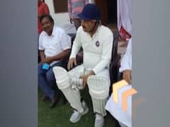 क्रिकेट खेलने दिल्ली से सोनीपत पहुंचे Manoj Tiwari, सोशल डिस्टेंसिंग की उड़ाई धज्जियां