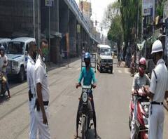 লকডাউনে তৎপর পুলিশ, সিঁথি মোড়ে পুলিশের নাকা চেকিং