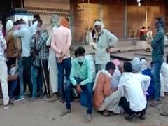 MP: रायसेन में बैंक के बाहर लगी 1 किमी लंबी लाइन