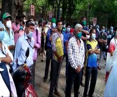 KEM Andolan | मुंबईतल्या केईएममधील कर्मचाऱ्यांचं प्रशासनाविरोधात आंदोलन