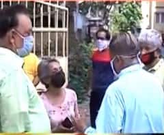 ম্যান্ডেভিলা গার্ডেন্স আবাসনের বেসমেন্টে জল, ডুবে বহু গাড়ি, পরিস্থিতি সামলালেন মন্ত্রী সুব্রত মুখোপাধ্যায়