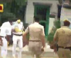 শীর্ষকর্তা করোনা আক্রান্ত, কর্মীদের মনোবল বাড়াতে প্রগতি ময়দান থানায় কলকাতা পুলিশের অতিরিক্ত কমিশনার