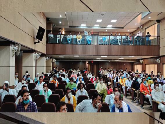 MP: लॉकडाउन का नियम तोड़ BJP ने कांग्रेस में लगाई बड़ी सेंध, Jitu Patwari ने साधा निशाना