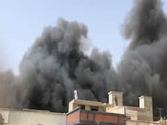 Karachi Plane Crash: हादसे में कम-से-कम 2 लोगों के बचने की खबर, बचाव कार्य जारी