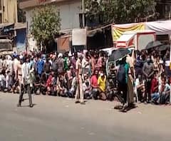 Migrant Workers | मुंबईत पुन्हा एकदा मजुरांची झुंबड; दहिसर चेकनाक्याजवळ मजुरांची प्रचंड गर्दी