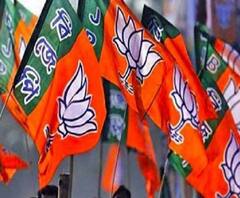 রেশন বিলিতে অনিয়ম ও স্বজনপোষনের অভিযোগ, কসবায় বিজেপির বিক্ষোভ