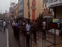 Karnataka: शराब दुकान के बाहर सुबह 8 बजे से लम्बी कतार