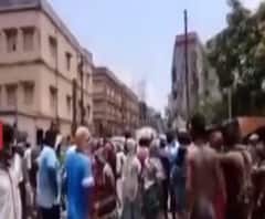 বারাসত কলেজে কোয়ারেন্টিন সেন্টার গড়ার খবর ঘিরে উত্তেজনা, ৩৪ নম্বর জাতীয় সড়ক অবরোধ