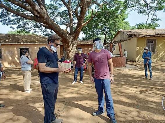 Akshay Kumar & R Balki shoot an ad film with special permission amid lockdown