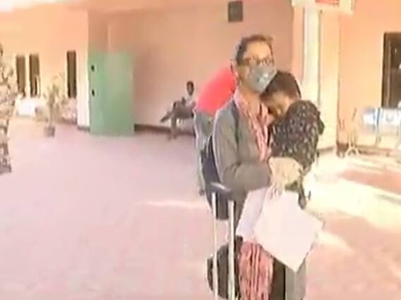 રાજકોટઃ મુંબઇથી આવેલા તમામ મુસાફરોનું મેડિકલ ચેકઅપ કરવામાં આવ્યું, જુઓ વીડિયો 