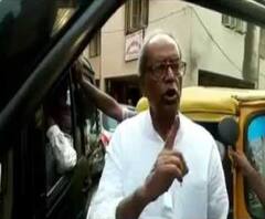  কনটেনমেন্ট জোনে ত্রাণ বিলি, একসময়ের দাপুটে সিপিএম নেতাকে বাধা,গাড়ি লক্ষ্য করে ইটবৃষ্টি