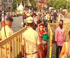 Pune | पुणे स्थानकावरील श्रमिक ट्रेन भरल्यानं मजूर स्थानकावर अडकूनच, समन्वय नसल्याने मजुरांची गैरसोय