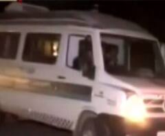 অসংবেদনশীল, অমানবিক! একই ট্রাকে মৃতদেহ ও আহত পরিযায়ী শ্রমিকদের ঝাড়খণ্ডে ফেরত পাঠাল যোগী সরকার 