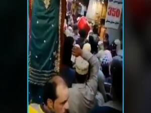 Lie about huge crowd in Delhi markets ahead of Eid | Sacchai Ka Sensex