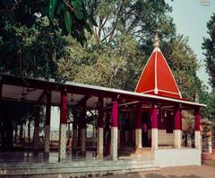 সোমবার খুলছে নন্দীকেশ্বরী ও কঙ্কালীতলা, পুজো সামাজিক দূরত্ব মেনেই