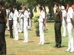 Mumbai: IAF helicopter showers petals on corona warriors in Navy hospital