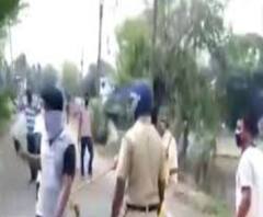 লকডাউন কার্যকর করতে গিয়ে সুভাষগ্রামে ‘আক্রান্ত’ পুলিশ, গ্রেফতার ১৫