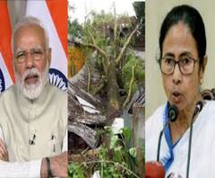 রাজ্যে মহাবিপর্যয়, একই হেলিকপ্টারে বিধ্বস্ত এলাকা পরিদর্শনে মোদি-মমতা 