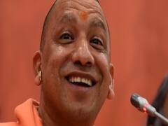 Yogi सरकार का फैसला-'UP की सीमा में आते ही मजदूरों को खाना-पानी दिया जाए, बस से उन्हें घर पहुंचाएं'