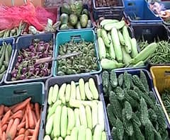 Lockdown 4.0 | लॉकडाऊनमुळे भाजीपाला स्वस्त; किरकोळ बाजारात भाज्यांचे दर गडगडले