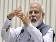 Nirmala Sitharaman की प्रेस कॉन्फ्रेंस से पहले PM House में आला अधिकारियों की बैठक | ABP News Hindi