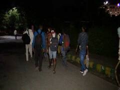 मर जाएंगे लेकिन अपने गांव जरूर जाएंगे : मज़दूर | ABP News Hindi