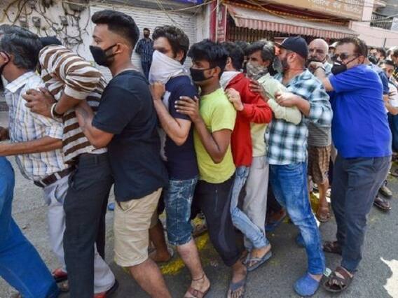 Lockdown 3: शराब के लिए लंबी कतारें