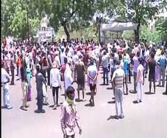 Lockdown 4.0 | नागपूरचा रामनगर कंटेन्मेंट झोन सुरु ठेवल्यानं नागरिक रस्त्यावर