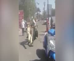 Lockdown 3 | सोशल डिस्टन्सिंगचा सल्ला दिल्याने अकोल्यात दाम्पत्याचा पोलिसांवर हल्ला