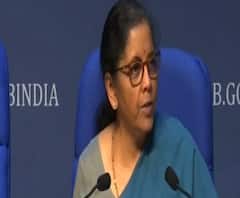 পরিযায়ী শ্রমিকদের নিয়ে রাজনীতি করা হচ্ছে, মন্তব্য নির্মলা সীতারমণের