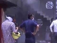 અમદાવાદમાં માનસી સર્કલ પાસે આવેલ દુકાનમાં લાગી આગ, જુઓ વીડિયો