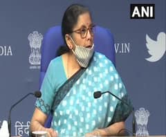 আত্মনির্ভর ভারত গড়তেই কেন্দ্রের প্যাকেজ, স্থানীয় ব্র্যান্ডকে বিশ্বব্র্যান্ড করার লক্ষ্যে পদক্ষেপ: অর্থমন্ত্রী