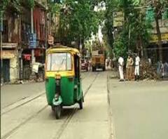 অধিকাংশ রুটেই ভাড়া বাড়িয়ে পথে নামল অটো