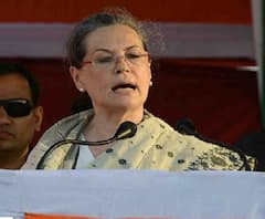 Lockdown 3 | घरी परतणाऱ्या मजुरांच्या रेल्वे तिकीटाचा खर्च काँग्रेस उचलणार, सोनिया गांधींची मोठी घोषणा