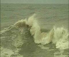 উমপুনের অবতরণ সুন্দরবনে, কলকাতার গা ঘেঁষে চলে যাবে বাংলাদেশে 