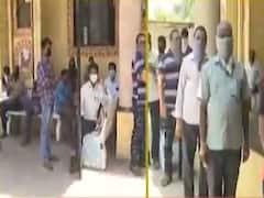 અમદાવાદ: મનપાના તઘલઘી નિર્ણયથી આરોગ્ય કેન્દ્રમાં શાકભાીજીના ધંધાર્થીઓની લાગી લાંબી કતારો, જુઓ વીડિયો