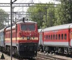 ৭টায় বাংলা (১): কাল থেকে চলবে দূরপাল্লার ট্রেন, ৭২ দিন পর নির্দিষ্ট সময়সূচি মেনে গোটা দেশ জুড়ে চলবে ১০০ জোড়া ট্রেন, দেখে নিন কী কী নিয়ম? 