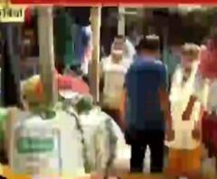 বিক্রেতা ও ব্যবসায়ী সমিতির গণ্ডগোল, বাজার বন্ধ ঢাকুরিয়ায়