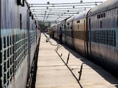Passengers follow social distancing in Delhi-Chhattisgarh special train