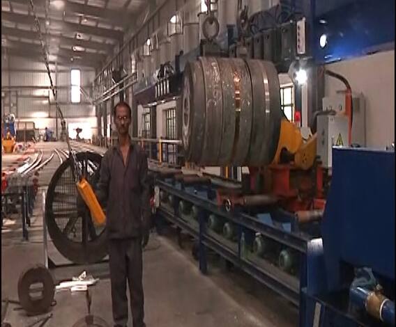 Special Report | स्थलांतरामुळे लघुउद्योजकांवर कामगार शोधण्याची वेळ | पिंपरी-चिंचवड 