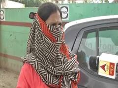 Family left for Jhansi from Delhi on a rickshaw