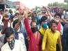 Labourers protest at MP-Maha border