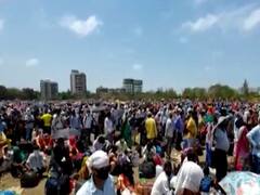 Mumbai के Vasai में 57 साल की महिला की धू्प में Train के लिए line में खड़े होने से मौत 