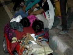 प्रवासी मजदूरों के साथ एक रात में दो दर्दनाक हादसे