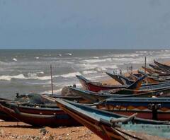 উমপুন সতর্কতা: হলদিয়া বন্দরে বন্ধ কাজ, নিরাপদ আশ্রয়ে নিয়ে যাওয়া হল জাহাজ