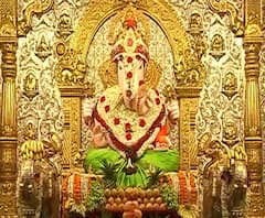 Dagdusheth Ganpati अंगारकी चतुर्थीनिमित्त पुण्यातील दगडूशेठ हलवाई गणपतीला फळांची आरास, मात्र दर्शनासाठी मंदिर बंद 