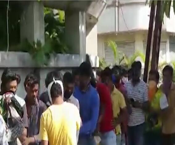 Lockdown 3 | नागपुरात अन्नधान्य वाटपावेळी सोशल डिस्टन्सिंगचा फज्जा